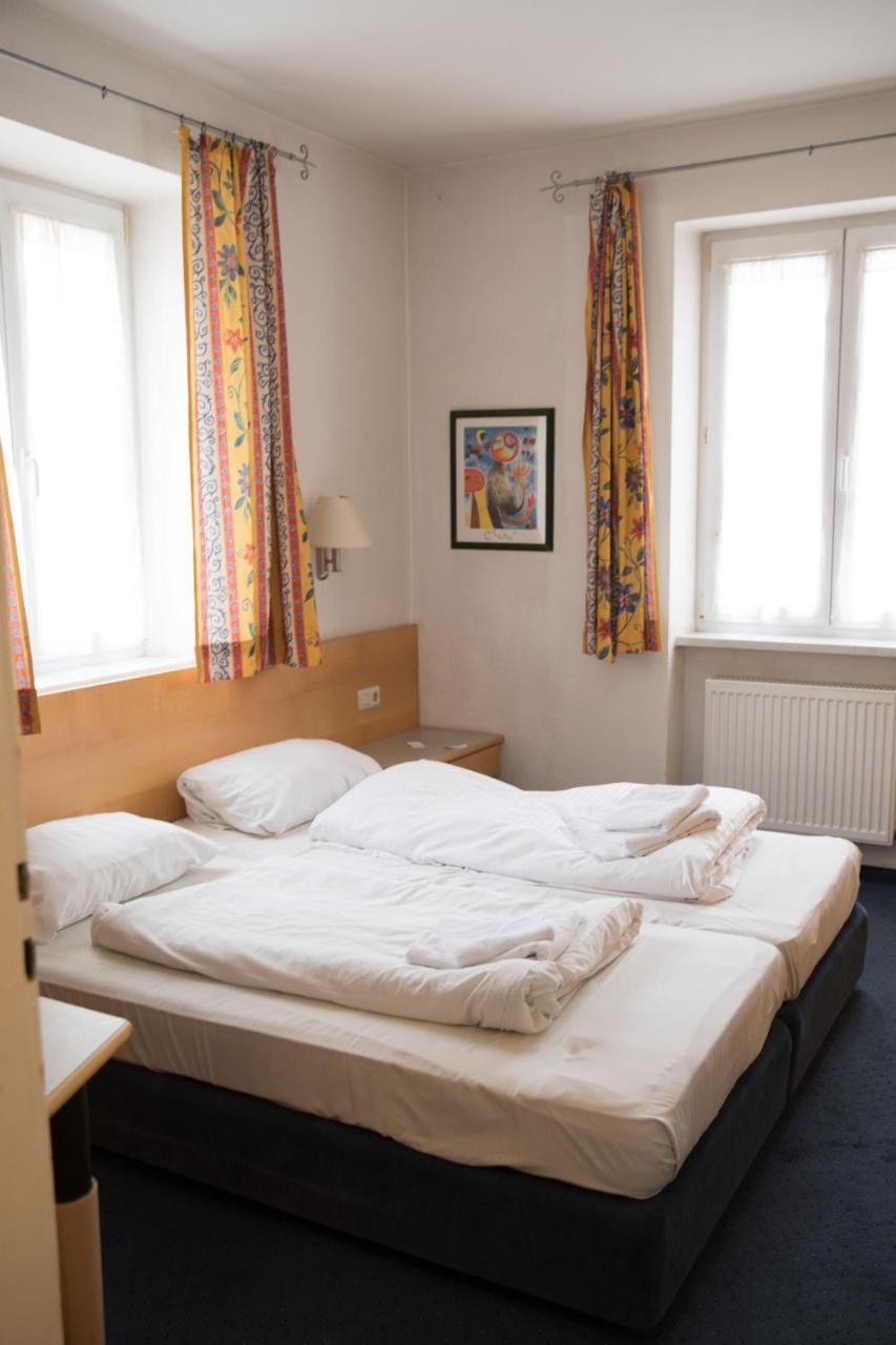 City Hotel Meesenburg Wurtzbourg Extérieur photo