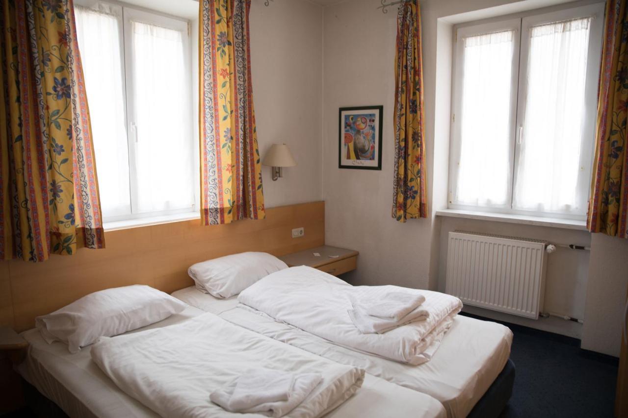 City Hotel Meesenburg Wurtzbourg Extérieur photo