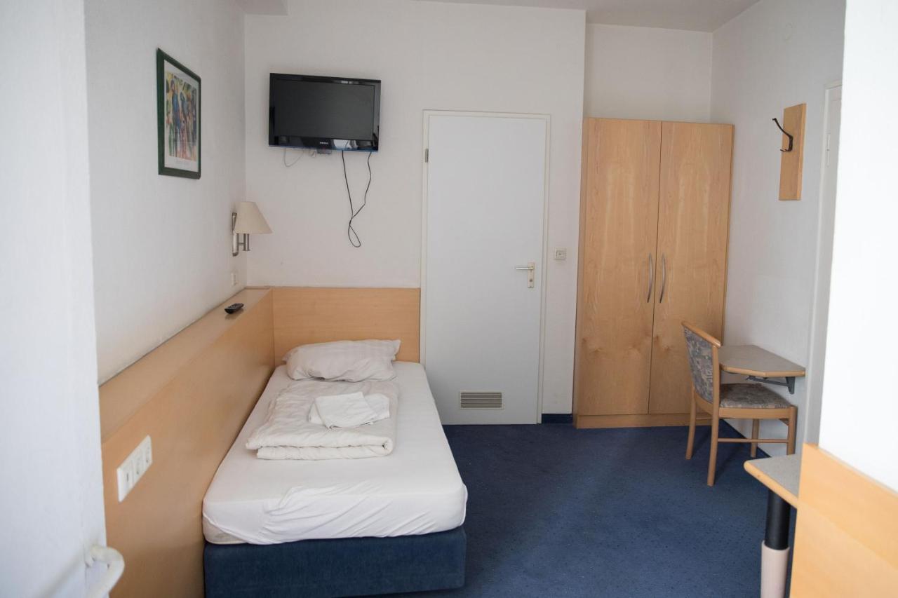 City Hotel Meesenburg Wurtzbourg Extérieur photo