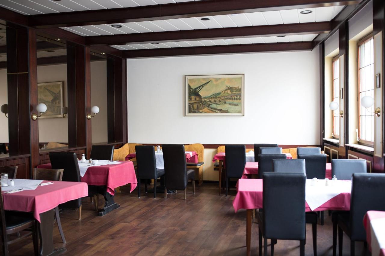 City Hotel Meesenburg Wurtzbourg Extérieur photo